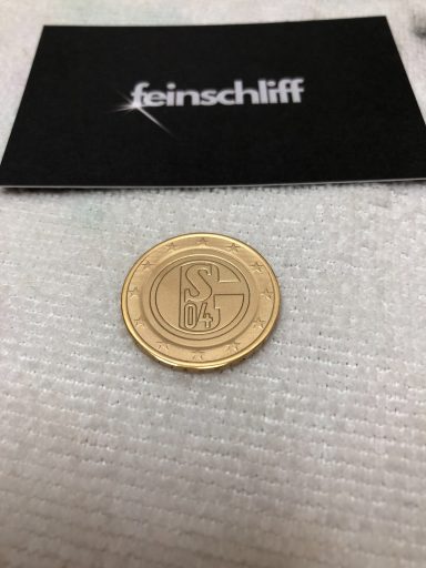 Münze mattiert und vergoldet